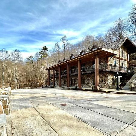 5 Bedroom Estate Near Casino And Downtown Брістол Екстер'єр фото