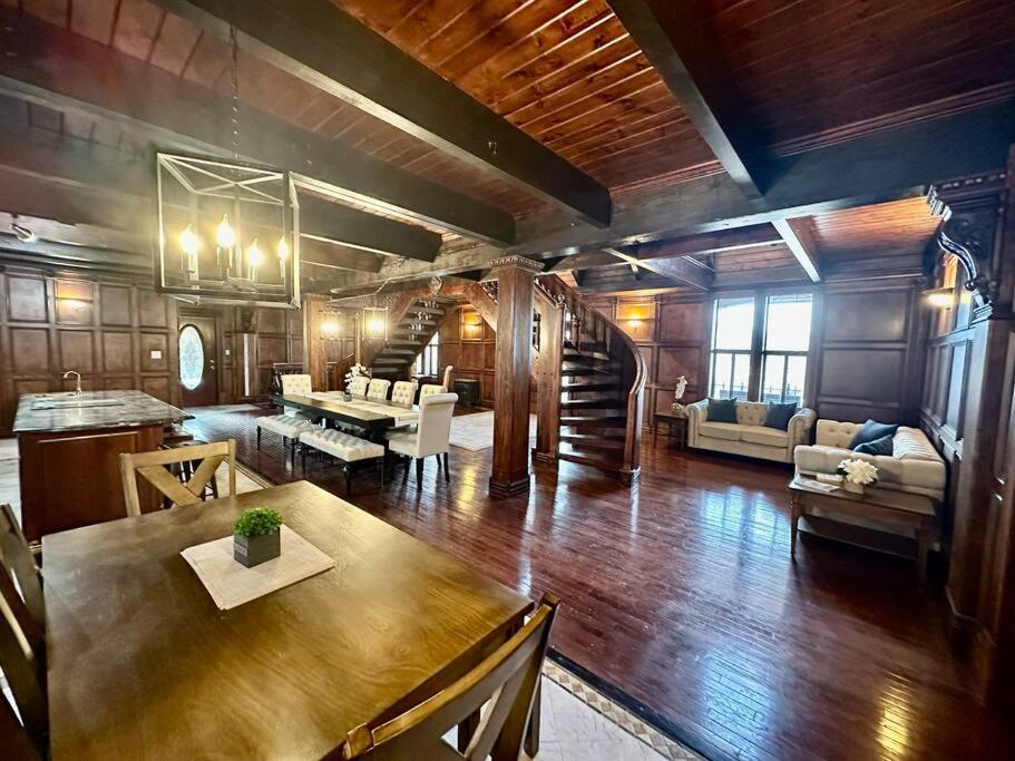 5 Bedroom Estate Near Casino And Downtown Брістол Екстер'єр фото