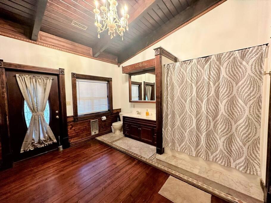 5 Bedroom Estate Near Casino And Downtown Брістол Екстер'єр фото