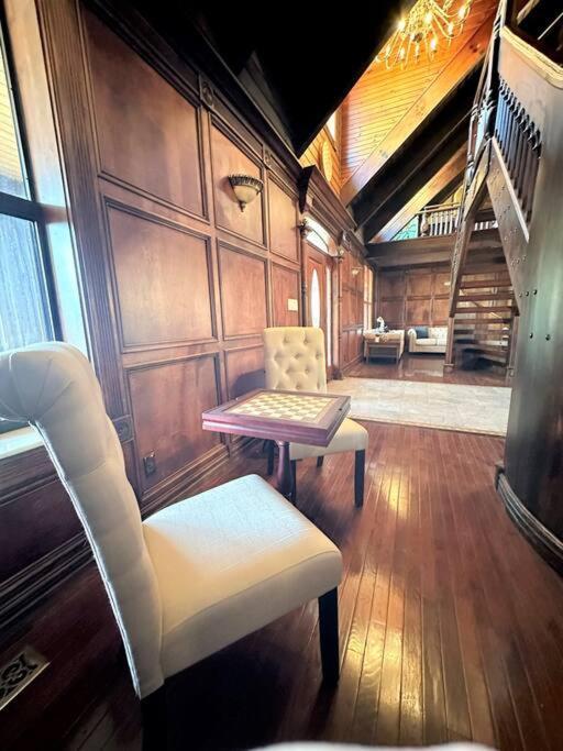 5 Bedroom Estate Near Casino And Downtown Брістол Екстер'єр фото